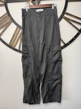 New Hollister Wide-Leg Cargo Pants in Charcoal Gray